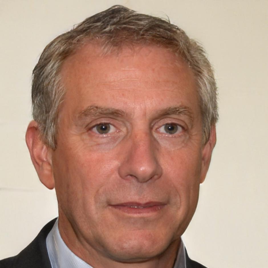 Portrait of Koen Vermeulen, experienced portfolio manager and investment education specialist